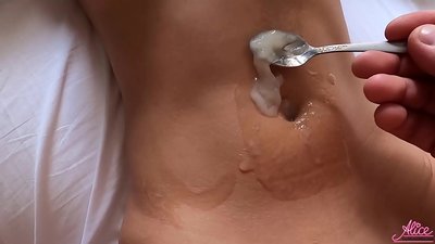 Gilus čiulpimas ir aistringas seksas stambiu planu - suvalgytas spermatozoidas