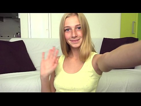 ❤️ Kai man nuobodu, tingiai masturbuoju savo rožinę putytę Kietas porno prie mūsų ❤