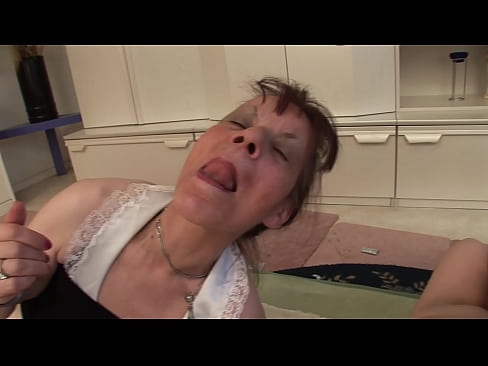 ❤️ Dvi močiutės ir vienas senelis mylisi trise Kietas porno prie mūsų ❤