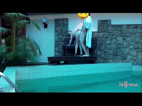 ❤️ Bosas pakviečia tarnaitę į baseiną, bet negalėjo atsispirti karštam Kietas porno prie mūsų ❤